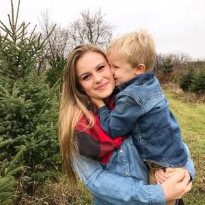 Meet your Posher, Kayla